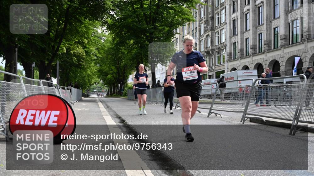 14.06.2026 - REWE Women's Run J. Mangold http://msf.ph/oto/9756343 14.06.2026 10:25:18 Ziel 10381, 10562, 11237 meine-sportfotos.de