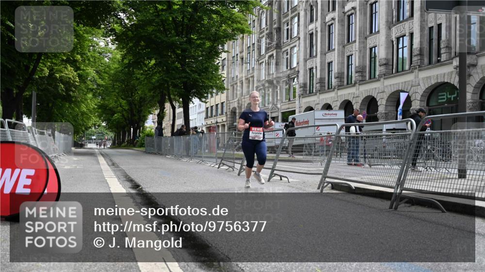 14.06.2026 - REWE Women's Run J. Mangold http://msf.ph/oto/9756377 14.06.2026 10:25:23 Ziel 10381, 10459, 10562, 11237 meine-sportfotos.de