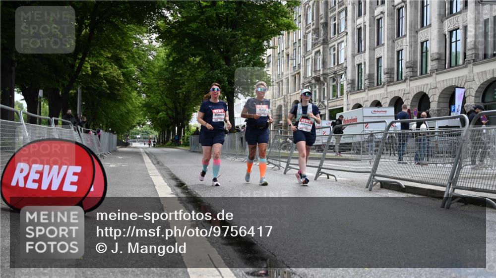 14.06.2026 - REWE Women's Run J. Mangold http://msf.ph/oto/9756417 14.06.2026 10:26:31 Ziel 10484, 11230, 11232 meine-sportfotos.de