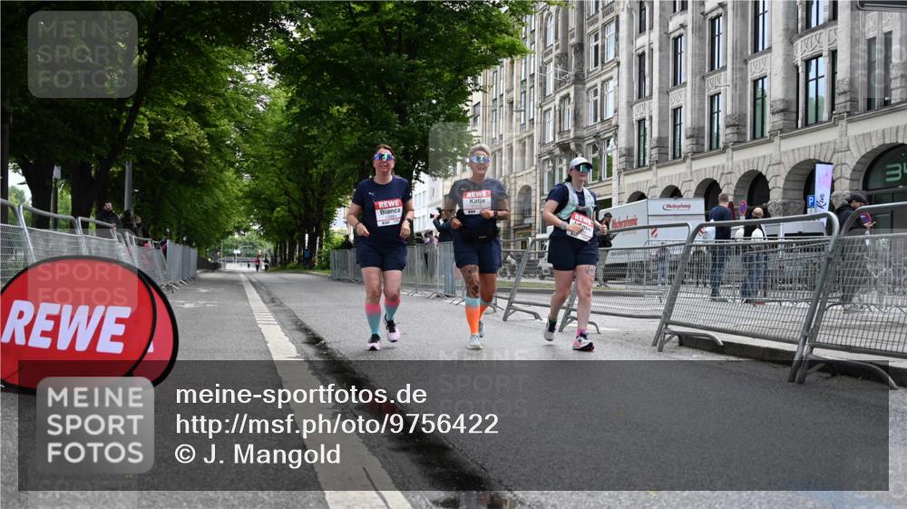 14.06.2026 - REWE Women's Run J. Mangold http://msf.ph/oto/9756422 14.06.2026 10:26:31 Ziel 10484, 11230, 11232 meine-sportfotos.de