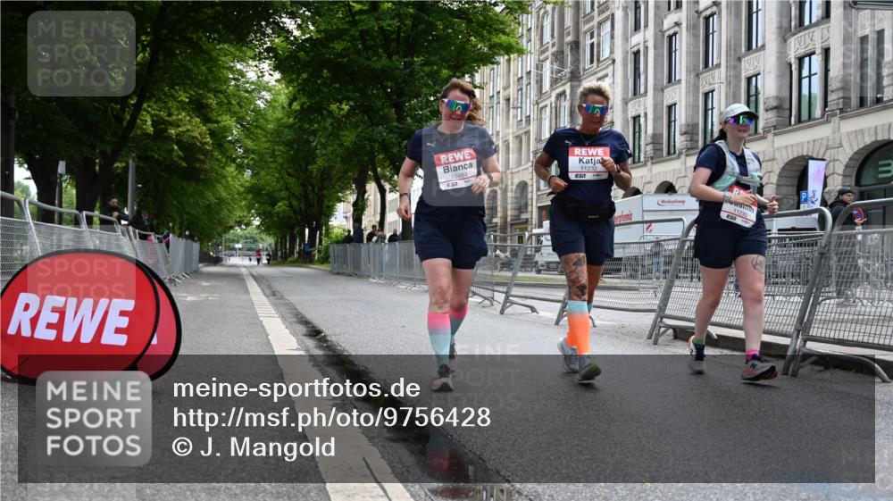 14.06.2026 - REWE Women's Run J. Mangold http://msf.ph/oto/9756428 14.06.2026 10:26:33 Ziel 10484, 11230, 11232 meine-sportfotos.de