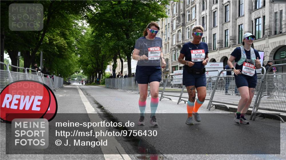 14.06.2026 - REWE Women's Run J. Mangold http://msf.ph/oto/9756430 14.06.2026 10:26:33 Ziel 10484, 11230, 11232 meine-sportfotos.de