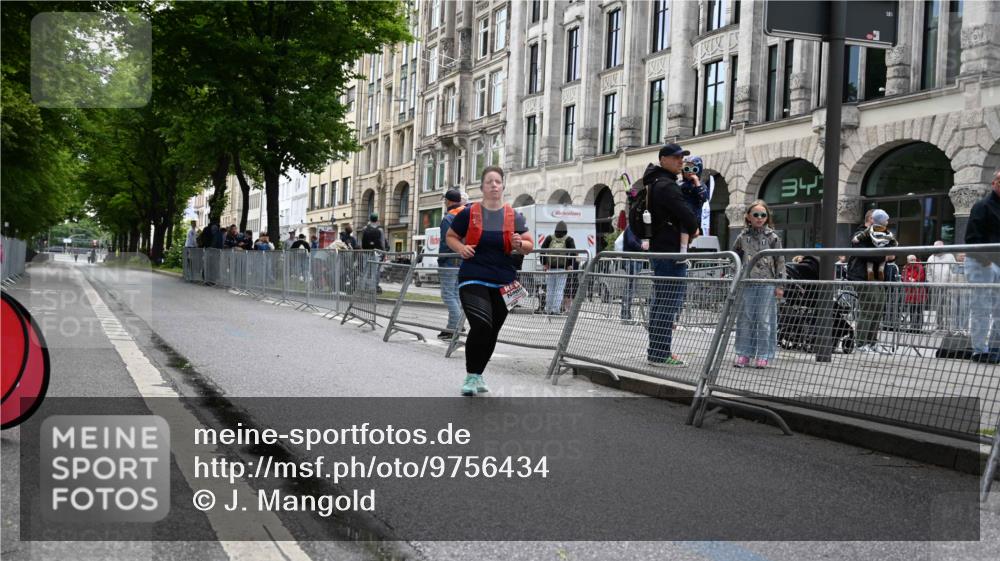 14.06.2026 - REWE Women's Run J. Mangold http://msf.ph/oto/9756434 14.06.2026 10:28:53 Ziel 10540 meine-sportfotos.de