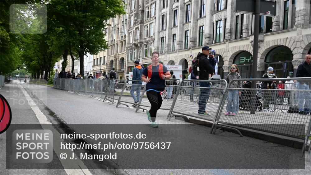 14.06.2026 - REWE Women's Run J. Mangold http://msf.ph/oto/9756437 14.06.2026 10:28:53 Ziel 10540 meine-sportfotos.de