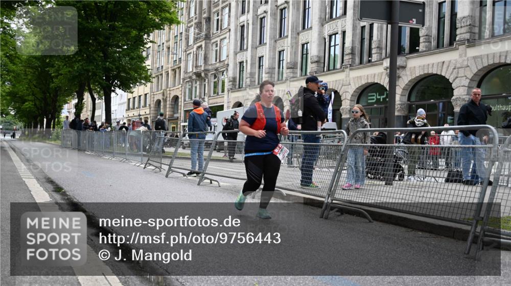 14.06.2026 - REWE Women's Run J. Mangold http://msf.ph/oto/9756443 14.06.2026 10:28:53 Ziel 10540 meine-sportfotos.de