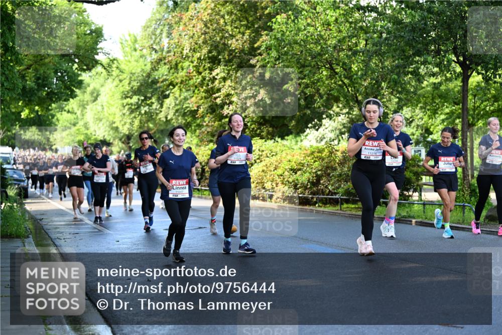 14.06.2026 - REWE Women's Run Dr. Thomas Lammeyer http://msf.ph/oto/9756444 14.06.2026 09:20:10 Laufen 57, 11278, 10058 meine-sportfotos.de