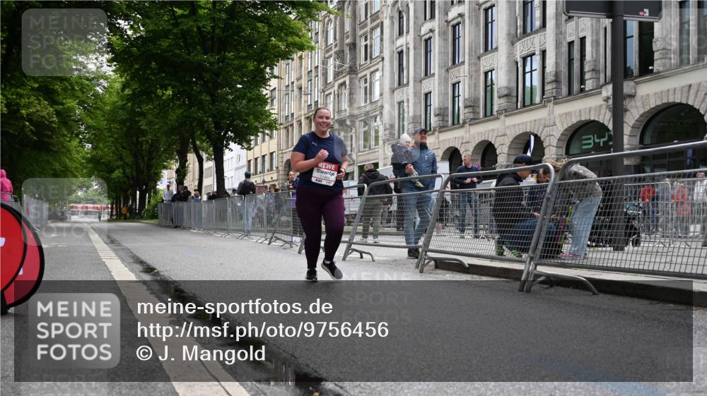 14.06.2026 - REWE Women's Run J. Mangold http://msf.ph/oto/9756456 14.06.2026 10:30:16 Ziel 11464 meine-sportfotos.de