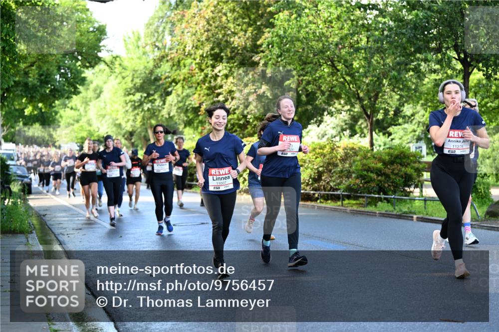 14.06.2026 - REWE Women's Run Dr. Thomas Lammeyer http://msf.ph/oto/9756457 14.06.2026 09:20:11 Laufen 11007, 524, 11278, 57 meine-sportfotos.de