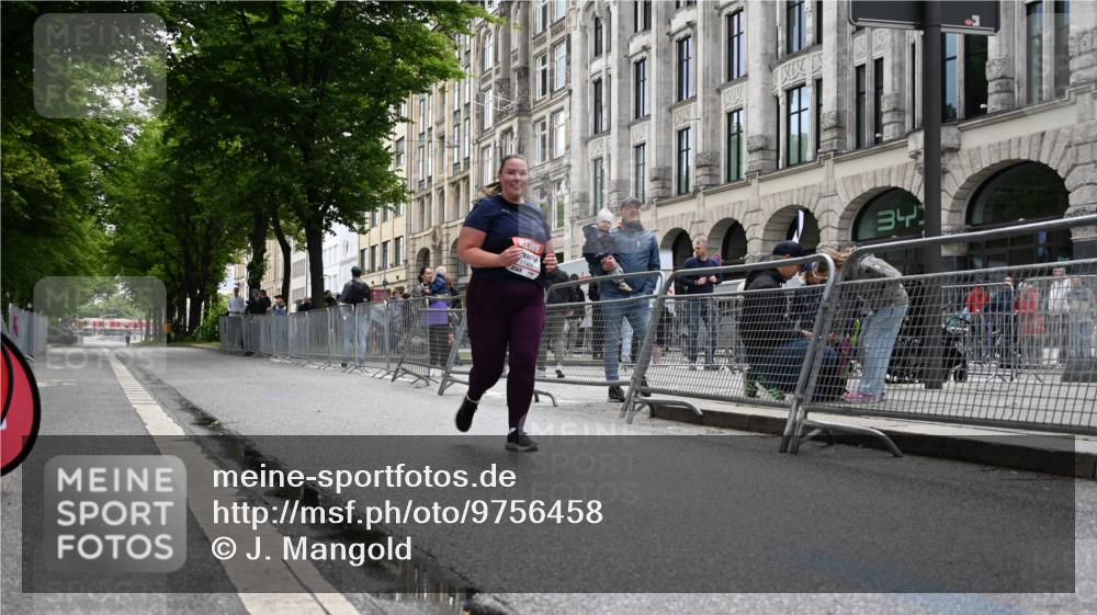 14.06.2026 - REWE Women's Run J. Mangold http://msf.ph/oto/9756458 14.06.2026 10:30:16 Ziel 11464 meine-sportfotos.de