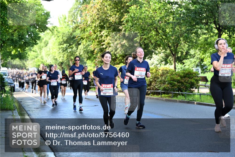 14.06.2026 - REWE Women's Run Dr. Thomas Lammeyer http://msf.ph/oto/9756460 14.06.2026 09:20:11 Laufen 11007, 57, 11524, 11278, 7 meine-sportfotos.de