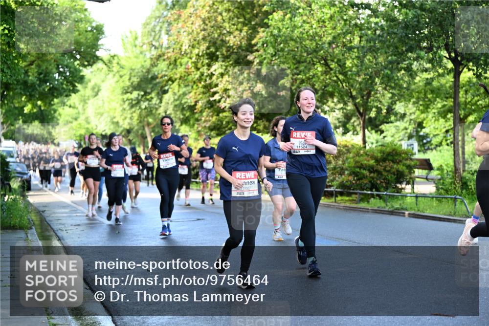 14.06.2026 - REWE Women's Run Dr. Thomas Lammeyer http://msf.ph/oto/9756464 14.06.2026 09:20:11 Laufen 1007, 7, 11524 meine-sportfotos.de