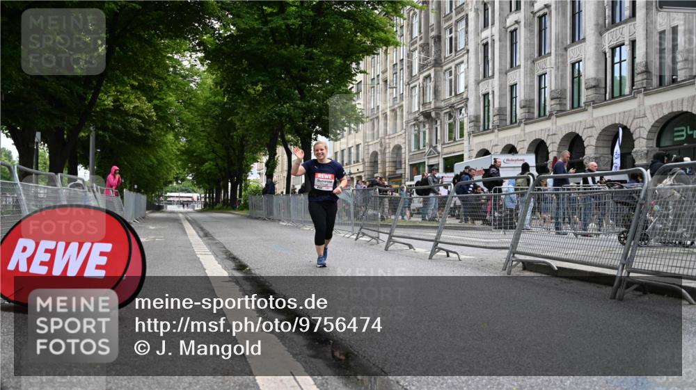 14.06.2026 - REWE Women's Run J. Mangold http://msf.ph/oto/9756474 14.06.2026 10:31:13 Ziel 10228 meine-sportfotos.de
