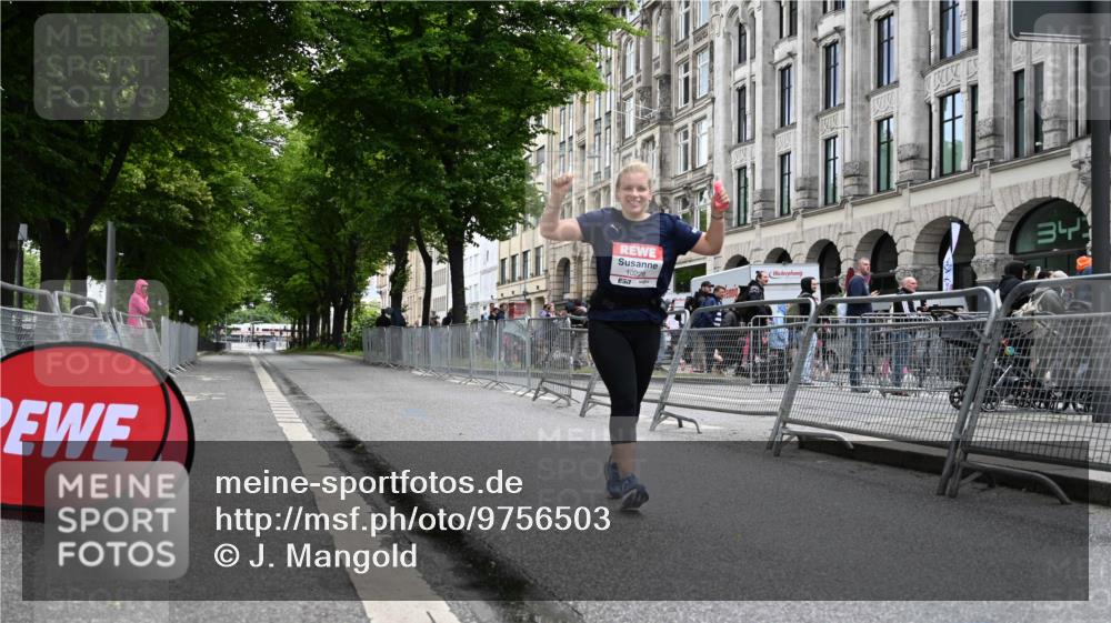 14.06.2026 - REWE Women's Run J. Mangold http://msf.ph/oto/9756503 14.06.2026 10:31:15 Ziel 10228 meine-sportfotos.de