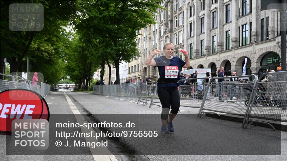 14.06.2026 - REWE Women's Run J. Mangold http://msf.ph/oto/9756505 14.06.2026 10:31:15 Ziel 10228 meine-sportfotos.de