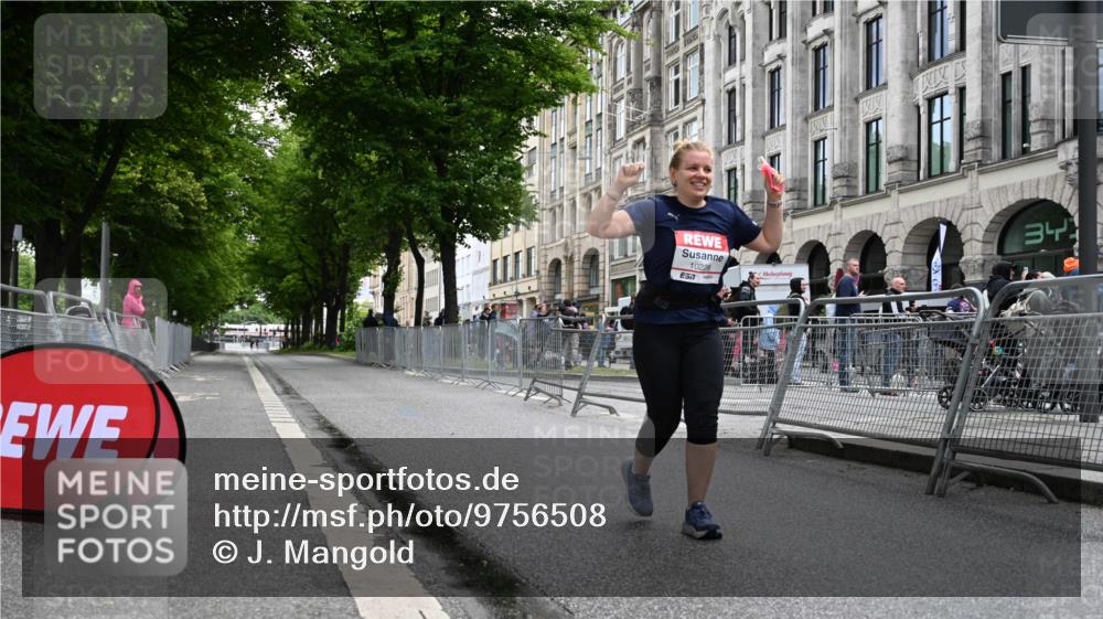 14.06.2026 - REWE Women's Run J. Mangold http://msf.ph/oto/9756508 14.06.2026 10:31:15 Ziel 10228 meine-sportfotos.de