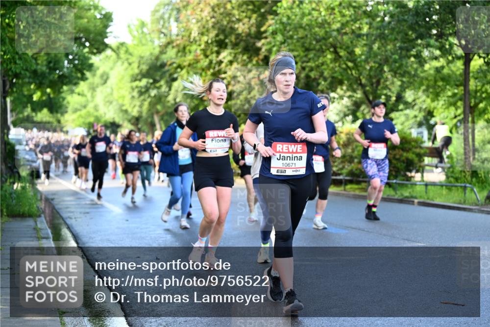 14.06.2026 - REWE Women's Run Dr. Thomas Lammeyer http://msf.ph/oto/9756522 14.06.2026 09:20:15 Laufen 11225, 10671 meine-sportfotos.de