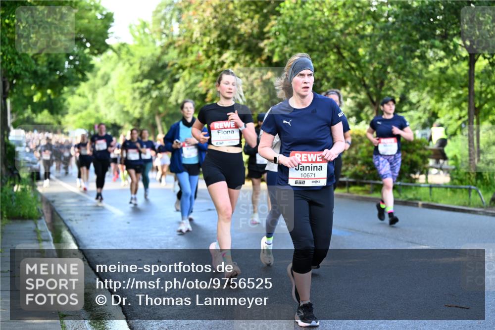 14.06.2026 - REWE Women's Run Dr. Thomas Lammeyer http://msf.ph/oto/9756525 14.06.2026 09:20:15 Laufen 10671 meine-sportfotos.de