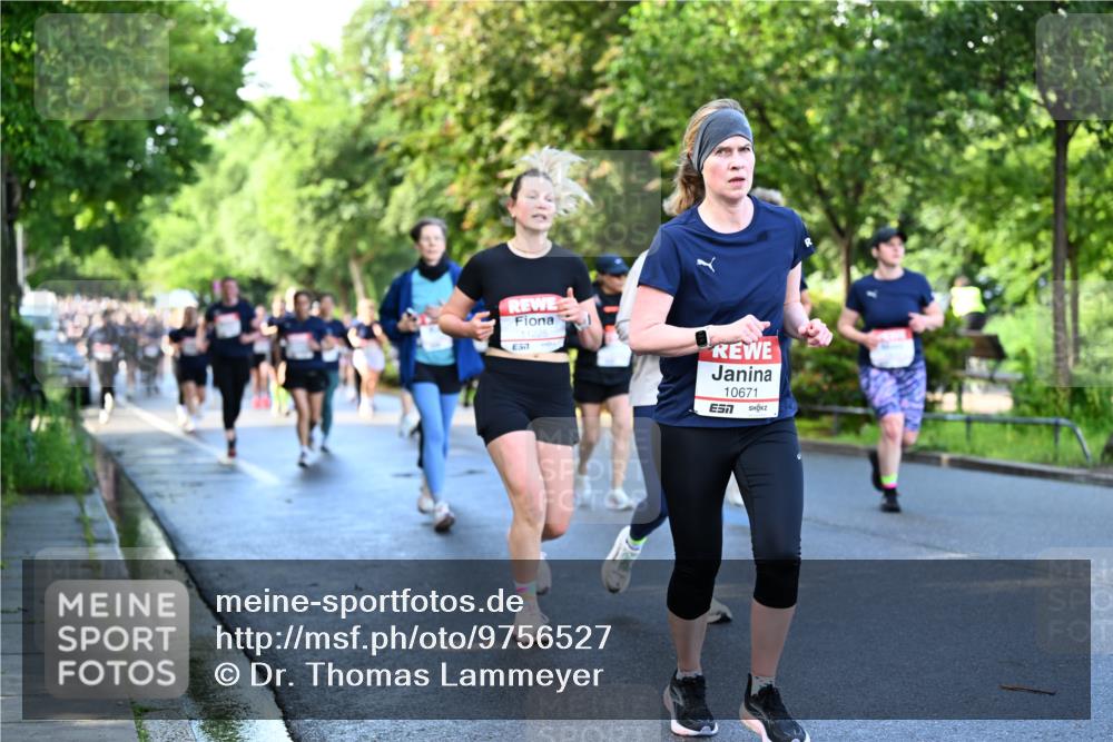 14.06.2026 - REWE Women's Run Dr. Thomas Lammeyer http://msf.ph/oto/9756527 14.06.2026 09:20:15 Laufen 11225, 10671 meine-sportfotos.de