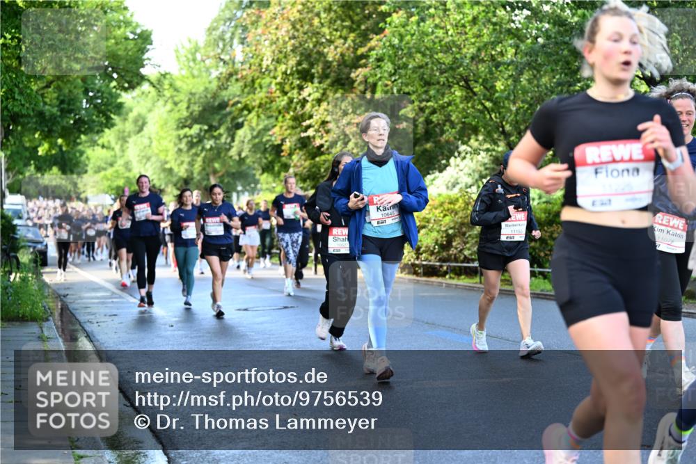 14.06.2026 - REWE Women's Run Dr. Thomas Lammeyer http://msf.ph/oto/9756539 14.06.2026 09:20:17 Laufen 10645, 11153, 11078, 7 meine-sportfotos.de