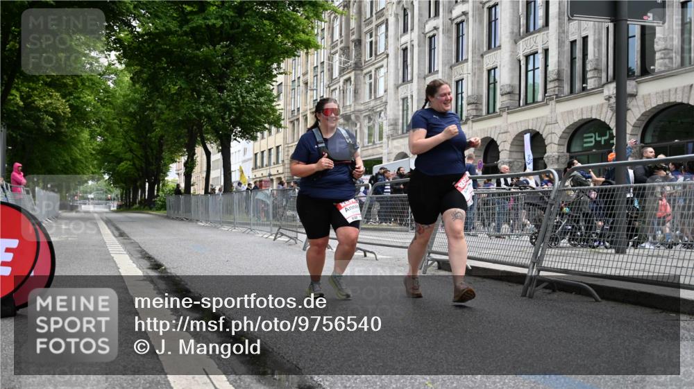 14.06.2026 - REWE Women's Run J. Mangold http://msf.ph/oto/9756540 14.06.2026 10:32:44 Ziel 10873, 11117 meine-sportfotos.de