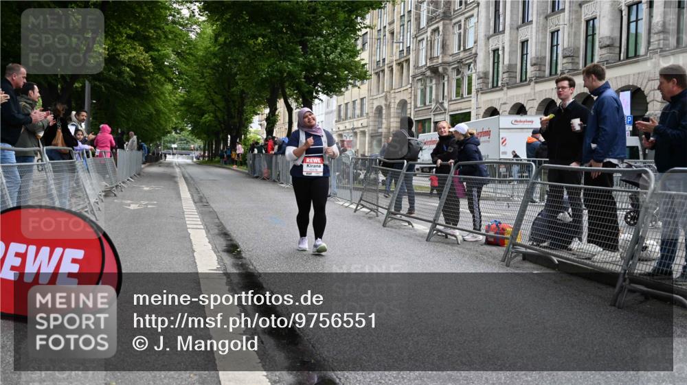 14.06.2026 - REWE Women's Run J. Mangold http://msf.ph/oto/9756551 14.06.2026 10:37:02 Ziel 10176 meine-sportfotos.de