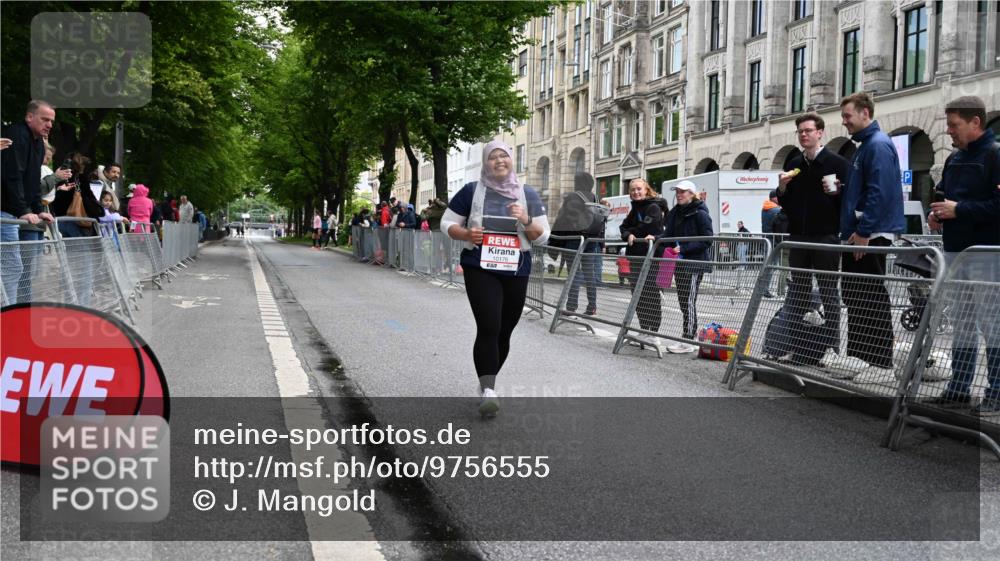 14.06.2026 - REWE Women's Run J. Mangold http://msf.ph/oto/9756555 14.06.2026 10:37:03 Ziel 10176 meine-sportfotos.de