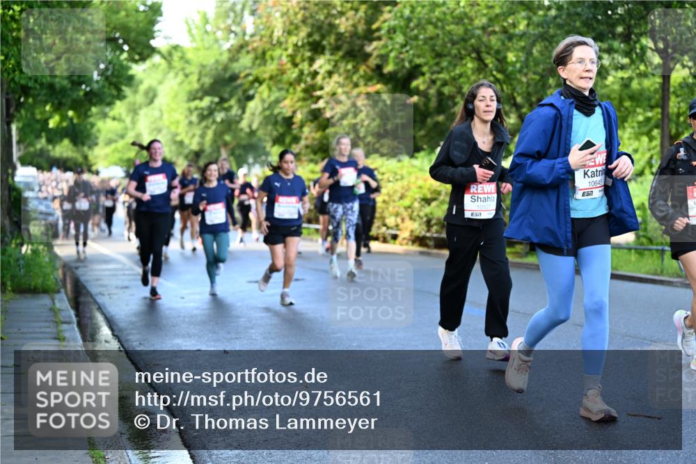 14.06.2026 - REWE Women's Run Dr. Thomas Lammeyer http://msf.ph/oto/9756561 14.06.2026 09:20:18 Laufen 10527, 57, 10645, 7 meine-sportfotos.de