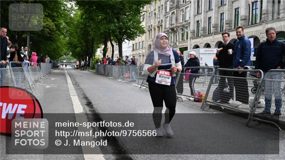 14.06.2026 - REWE Women's Run J. Mangold http://msf.ph/oto/9756566 14.06.2026 10:37:04 Ziel 10176 meine-sportfotos.de