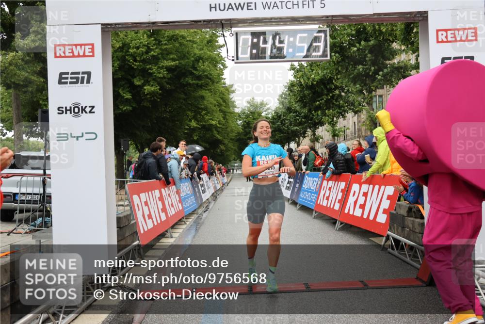 14.06.2026 - REWE Women's Run Strokosch-Dieckow http://msf.ph/oto/9756568 14.06.2026 09:45:15 Ziel 10072 meine-sportfotos.de