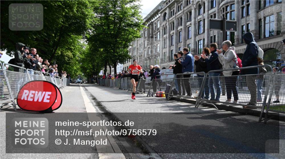 14.06.2026 - REWE Women's Run J. Mangold http://msf.ph/oto/9756579 14.06.2026 10:48:28 Ziel 5910 meine-sportfotos.de