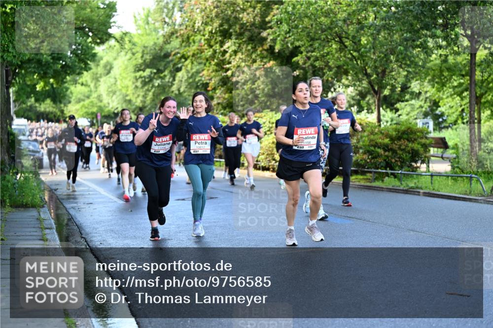 14.06.2026 - REWE Women's Run Dr. Thomas Lammeyer http://msf.ph/oto/9756585 14.06.2026 09:20:20 Laufen 11206, 10812, 7, 156 meine-sportfotos.de