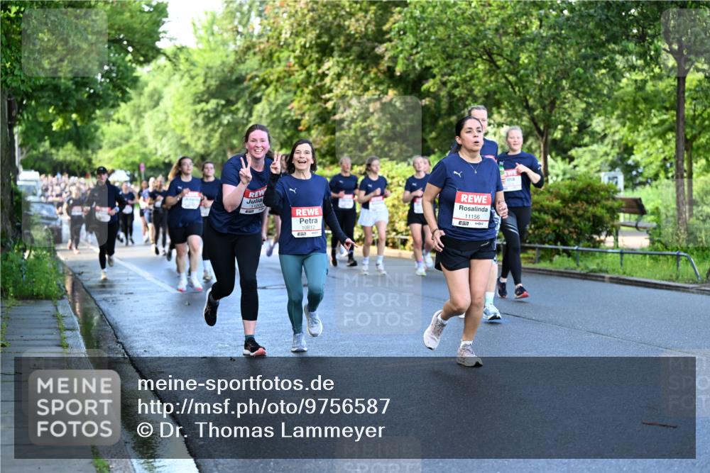 14.06.2026 - REWE Women's Run Dr. Thomas Lammeyer http://msf.ph/oto/9756587 14.06.2026 09:20:20 Laufen 10812, 11156, 57 meine-sportfotos.de