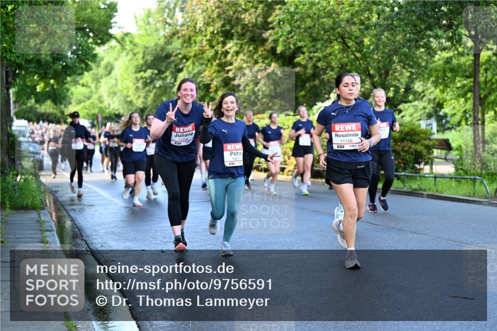 14.06.2026 - REWE Women's Run Dr. Thomas Lammeyer http://msf.ph/oto/9756591 14.06.2026 09:20:20 Laufen 11206, 10812, 11156, 7 meine-sportfotos.de
