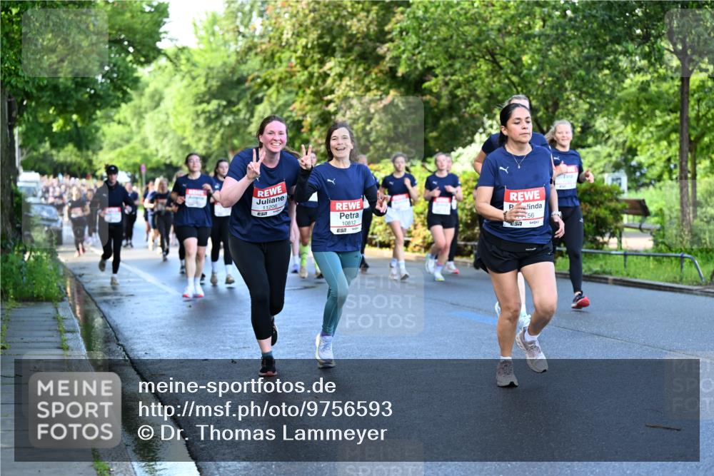 14.06.2026 - REWE Women's Run Dr. Thomas Lammeyer http://msf.ph/oto/9756593 14.06.2026 09:20:21 Laufen 11206, 10812, 56 meine-sportfotos.de