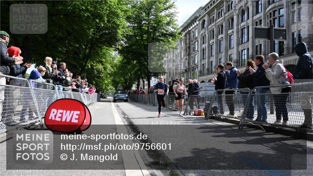 14.06.2026 - REWE Women's Run J. Mangold http://msf.ph/oto/9756601 14.06.2026 10:48:55 Ziel 5737, 5906 meine-sportfotos.de