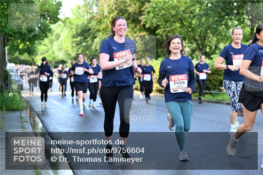 14.06.2026 - REWE Women's Run Dr. Thomas Lammeyer http://msf.ph/oto/9756604 14.06.2026 09:20:21 Laufen 7, 10812, 7, 115 meine-sportfotos.de