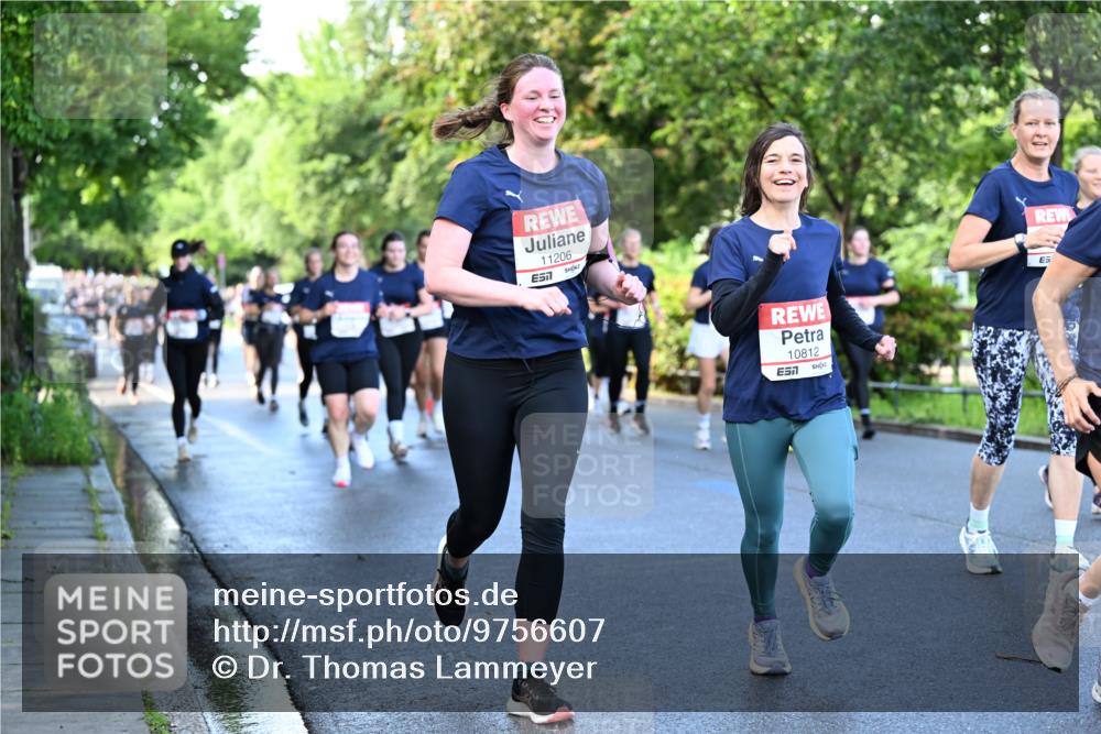 14.06.2026 - REWE Women's Run Dr. Thomas Lammeyer http://msf.ph/oto/9756607 14.06.2026 09:20:22 Laufen 11206, 7, 10812, 57, 5 meine-sportfotos.de