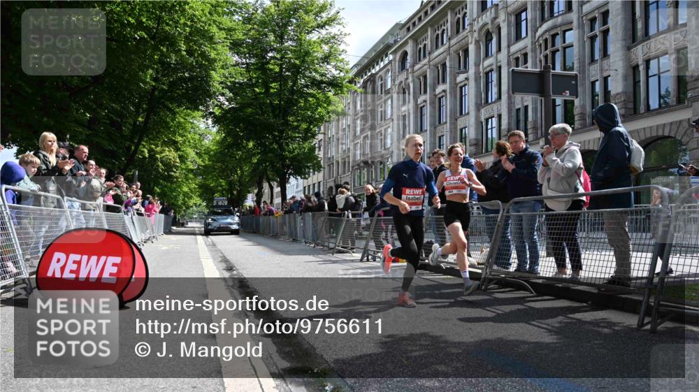 14.06.2026 - REWE Women's Run J. Mangold http://msf.ph/oto/9756611 14.06.2026 10:48:56 Ziel 5737, 5906 meine-sportfotos.de