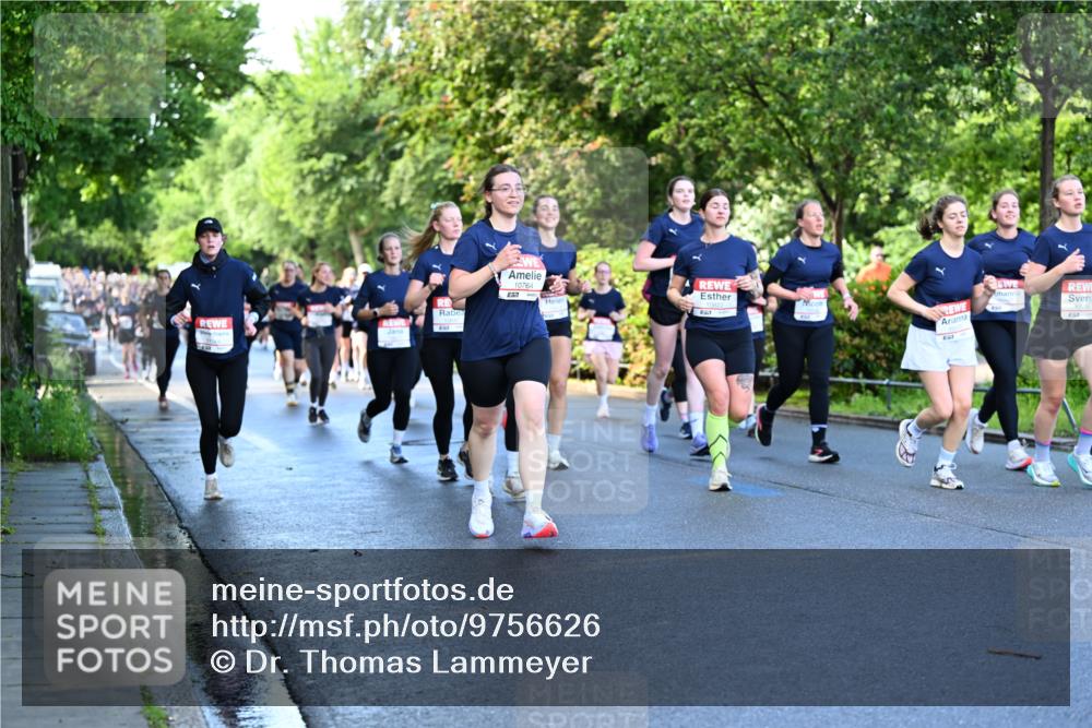 14.06.2026 - REWE Women's Run Dr. Thomas Lammeyer http://msf.ph/oto/9756626 14.06.2026 09:20:23 Laufen 10764, 657, 832 meine-sportfotos.de