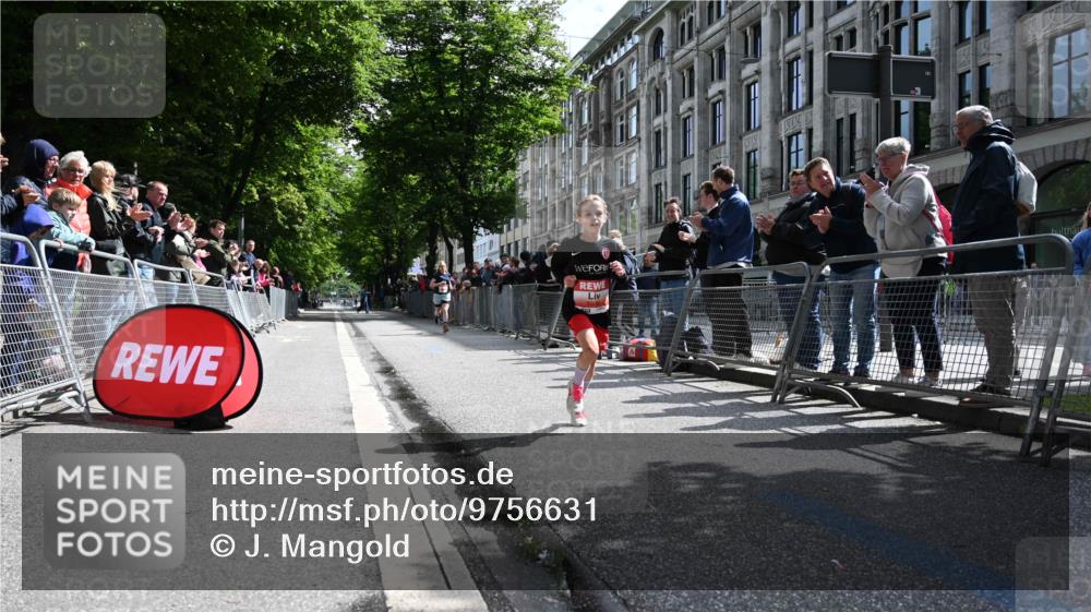 14.06.2026 - REWE Women's Run J. Mangold http://msf.ph/oto/9756631 14.06.2026 10:49:56 Ziel 5504, 6063 meine-sportfotos.de
