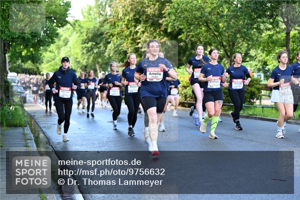 14.06.2026 - REWE Women's Run Dr. Thomas Lammeyer http://msf.ph/oto/9756632 14.06.2026 09:20:24 Laufen 10764, 57, 57 meine-sportfotos.de