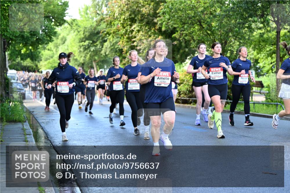14.06.2026 - REWE Women's Run Dr. Thomas Lammeyer http://msf.ph/oto/9756637 14.06.2026 09:20:24 Laufen 11066, 10764, 57, 10822 meine-sportfotos.de