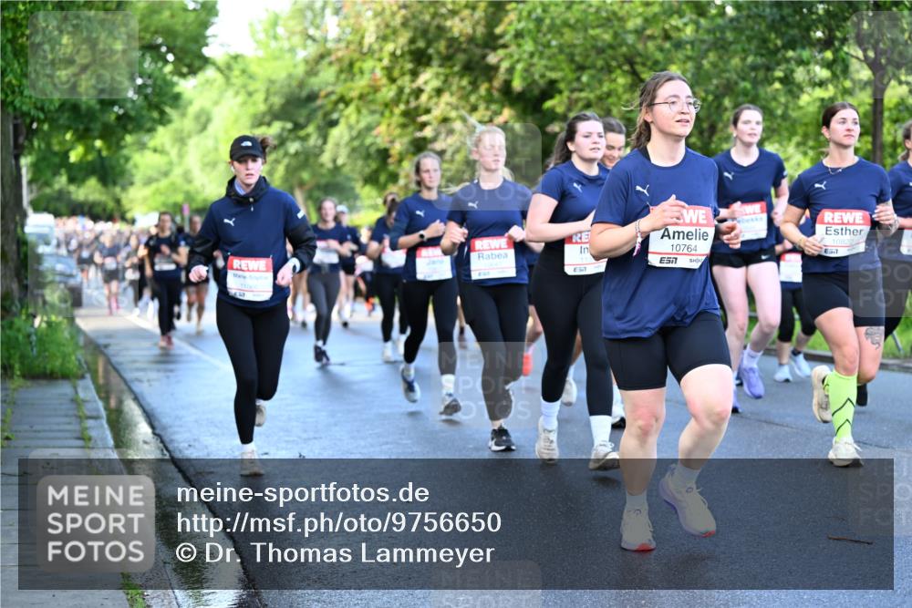 14.06.2026 - REWE Women's Run Dr. Thomas Lammeyer http://msf.ph/oto/9756650 14.06.2026 09:20:25 Laufen 57, 10764, 10822, 577 meine-sportfotos.de