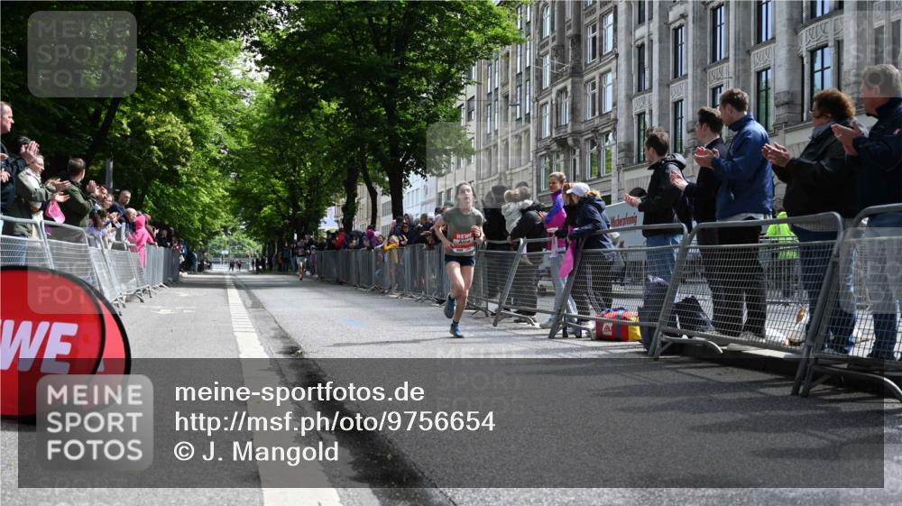 14.06.2026 - REWE Women's Run J. Mangold http://msf.ph/oto/9756654 14.06.2026 10:50:24 Ziel 5024 meine-sportfotos.de