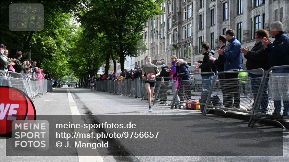 14.06.2026 - REWE Women's Run J. Mangold http://msf.ph/oto/9756657 14.06.2026 10:50:24 Ziel 5024 meine-sportfotos.de