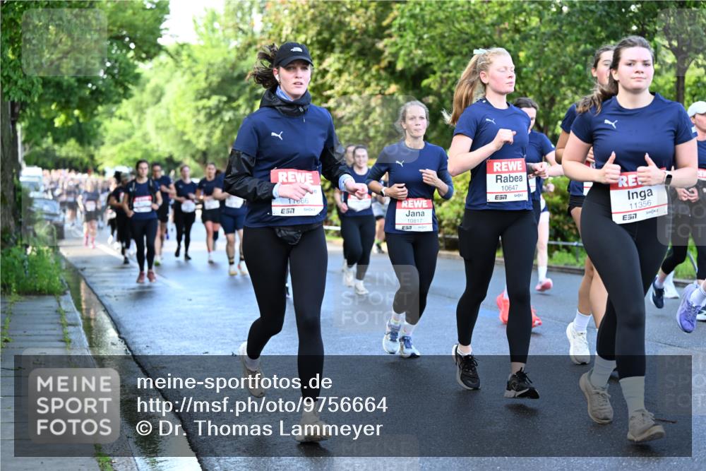 14.06.2026 - REWE Women's Run Dr. Thomas Lammeyer http://msf.ph/oto/9756664 14.06.2026 09:20:26 Laufen 10, 17066, 7, 10817, 10647, 7, 11356, 7 meine-sportfotos.de