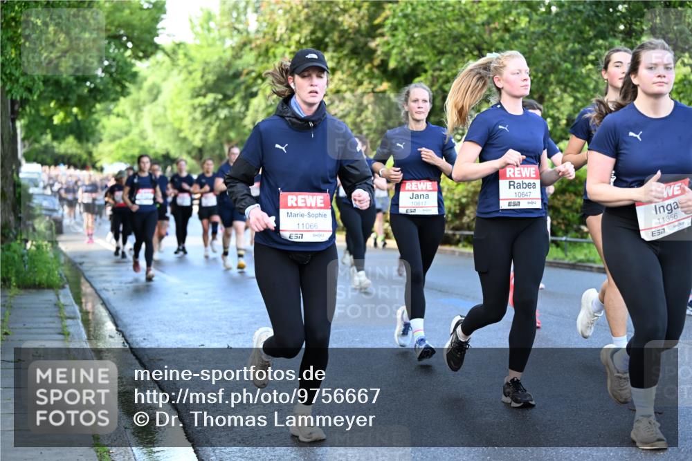 14.06.2026 - REWE Women's Run Dr. Thomas Lammeyer http://msf.ph/oto/9756667 14.06.2026 09:20:26 Laufen 11066, 7, 10817, 7, 10647, 11356, 7 meine-sportfotos.de