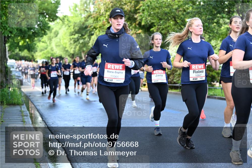 14.06.2026 - REWE Women's Run Dr. Thomas Lammeyer http://msf.ph/oto/9756668 14.06.2026 09:20:26 Laufen 11066, 7, 10817, 57, 10647 meine-sportfotos.de
