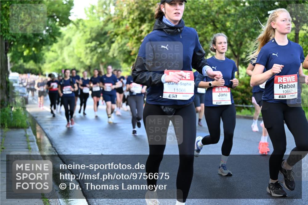 14.06.2026 - REWE Women's Run Dr. Thomas Lammeyer http://msf.ph/oto/9756675 14.06.2026 09:20:26 Laufen 11066, 7, 10, 10817, 10647, 57 meine-sportfotos.de