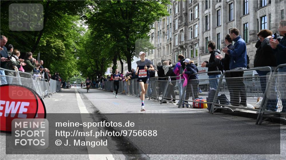 14.06.2026 - REWE Women's Run J. Mangold http://msf.ph/oto/9756688 14.06.2026 10:50:57 Ziel 5007, 5068 meine-sportfotos.de
